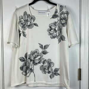 Alfred Dunner white short sleeved sweater size large. Has grey flowers glitter.
